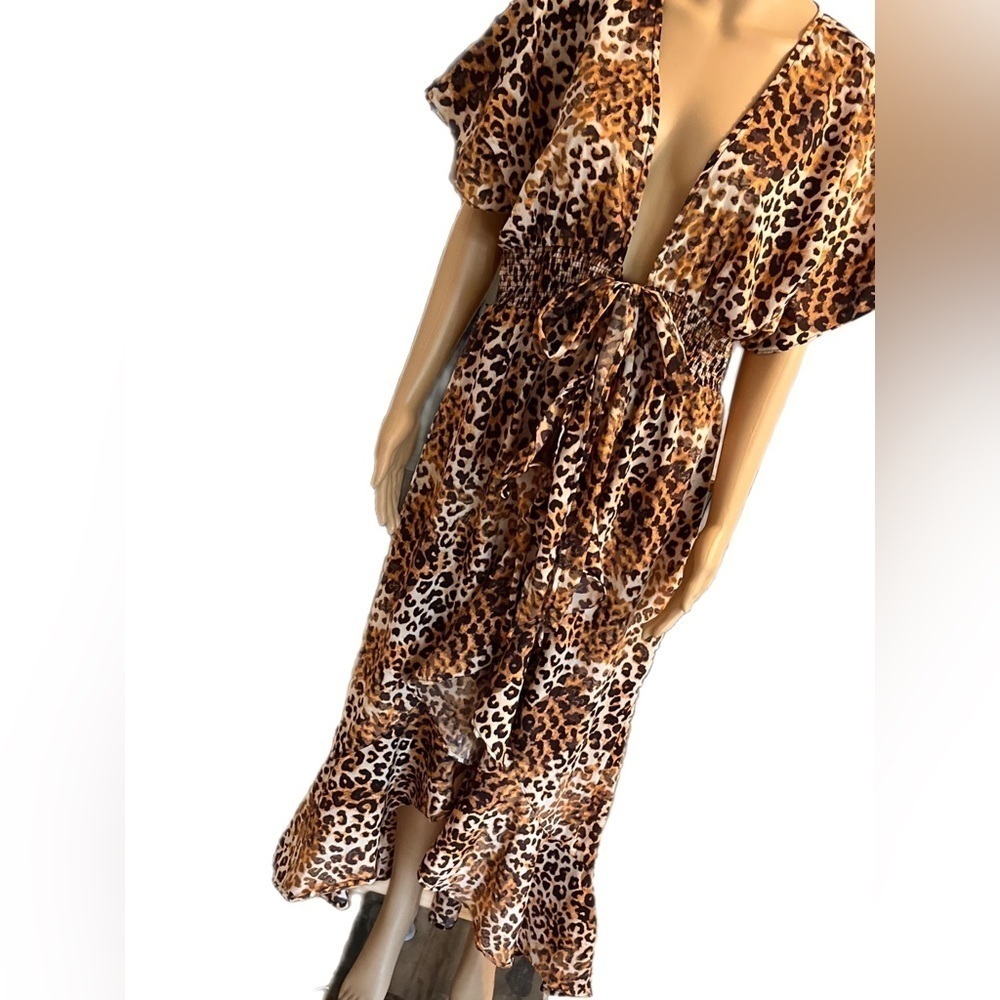 America & Beyond ruffled front tie subtle leopard print robe gold/ brown Sz L